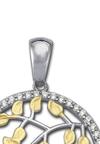 Pendentif en feuilles d'argent et d'or avec un design circulaire, orné de cristaux clairs le long du bord. Fini brillant, texture détaillée sur les feuilles.