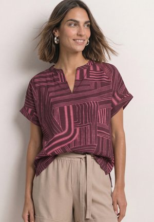 Street One, DROPPED SHOULDER SHIRT MIT SPLIT NECK - Blusa - blush berry