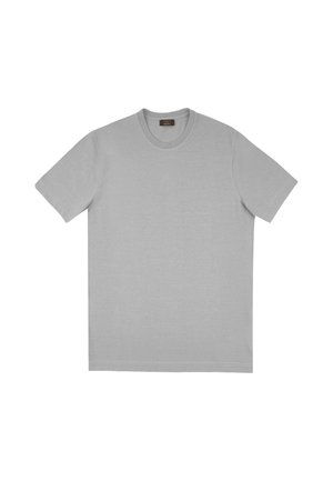 T-shirt semplice grigio chiaro a maniche corte con girocollo, mostrata distesa, vista frontale con etichetta visibile sul colletto.