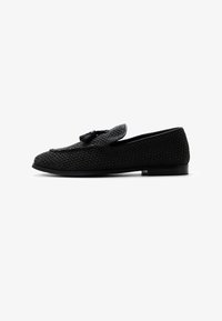 Seleccionado, black