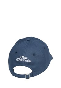 Granatowa czapka wykonana z bawełny, z zakrzywionym daszkiem, guzikiem na górze i białym haftowanym logo marki z tyłu. Regulowane zapięcie.