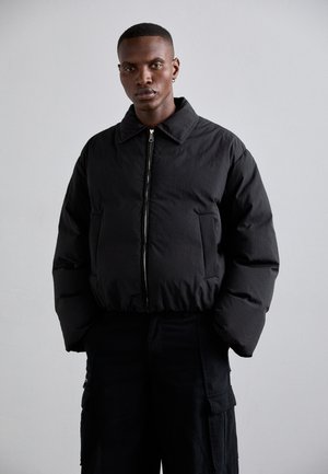 Nanushka ZACHARIE - Pūkinė striukė - black/dark khaki