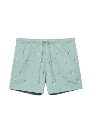 Pantaloni scurți de înot verde deschis, cu talie elastică și șnur, decorați cu un model repetitiv de bărcuțe de hârtie albe și gri.
