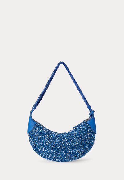 Blaue, halbmondförmige Handtasche mit kleinen weißen und blauen Perlen, festem blauen Lederbesatz und einem Perlenhenkel mit Reißverschluss.