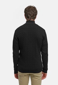 Kronstadt CABLE HALF-ZIP - Stickad tröja - black