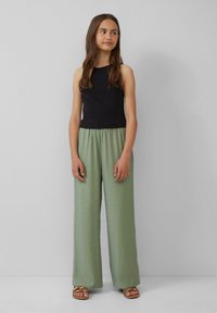 s.Oliver - TANK AUS MIT CUT-OUTS - Top - schwarz Thumbnail Image 1