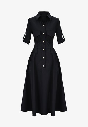 Czarna sukienka z guzikami z krótkimi rękawami, dwoma kieszeniami na piersi, rozkloszowanym dołem i złotymi guzikami z przodu. Gładki bawełniany materiał.