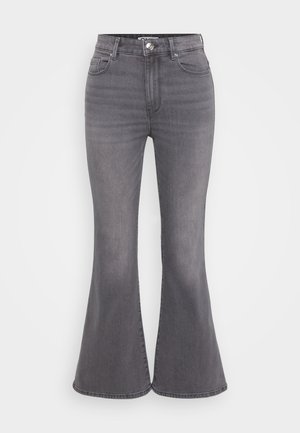 Grijze uitlopende jeans van denim met vijf pocket-styling, een knoopsluiting en lichte vervaging voor kleurvariatie; subtiele stikseldetails.