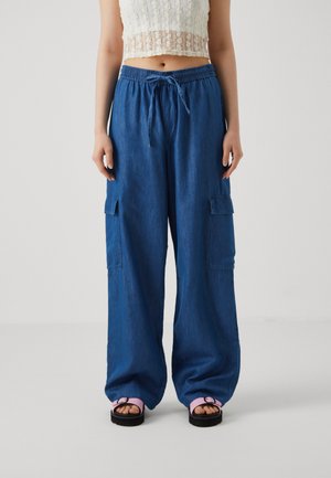 ONLMARLA WIDE CARGO - Jeans relaxed fit - medium blue denim