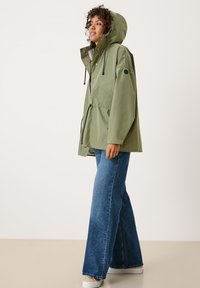 QS SAC À DOS INTÉGRÉ - Parka