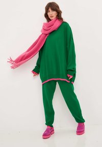 Cesare Gaspari OVERSIZED JOGGER SET  - Spodnie treningowe