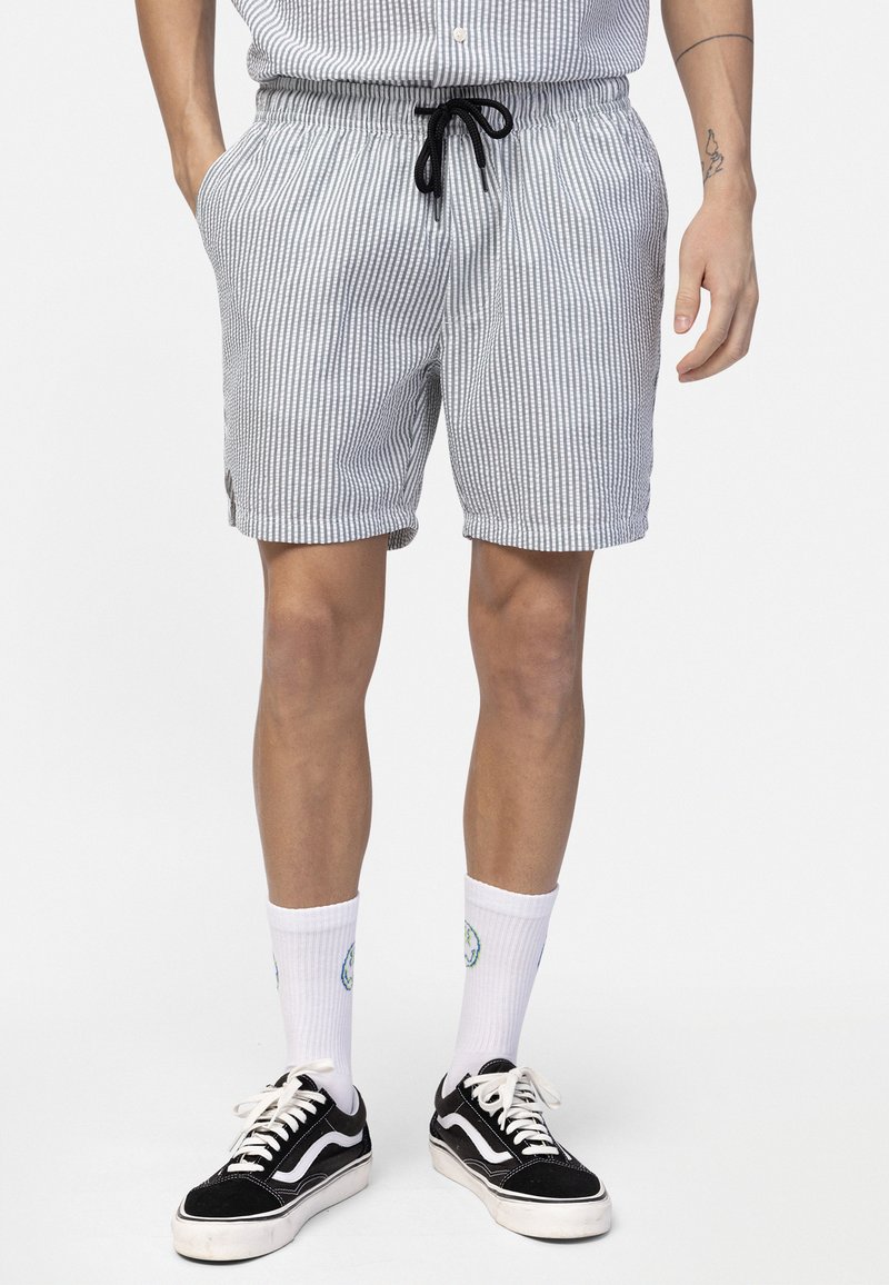 Redefined Rebel IAN REGULAR FIT - Shorts - dark green
