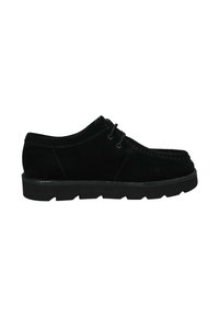 Scarpa nera in suede con lacci e suola in gomma, caratterizzata da dettagli cuciti e una forma del piede arrotondata. Suola piatta con una presa testurizzata.