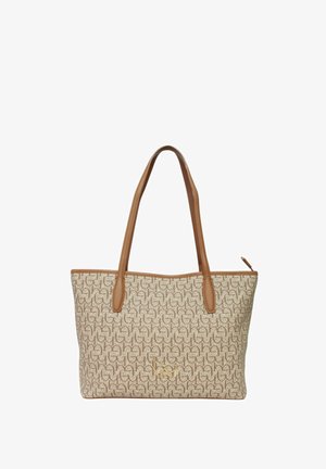 Beige draagtas met bruine leren handvatten en randen, voorzien van een herhalend bruin geometrisch patroon en een klein gouden logo aan de voorkant.