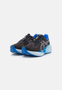 ASICS NOVABLAST 5 - Utcai futócipők - black/white