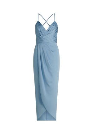 Robe maxi bleu clair sans manches avec bretelles spaghetti croisées, corsage plissé, taille froncée et jupe portefeuille à l'avant.