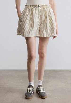 Shorts - lionne/flour