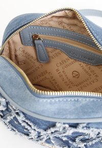 CAFèNOIR Axelremsväska - blue denim