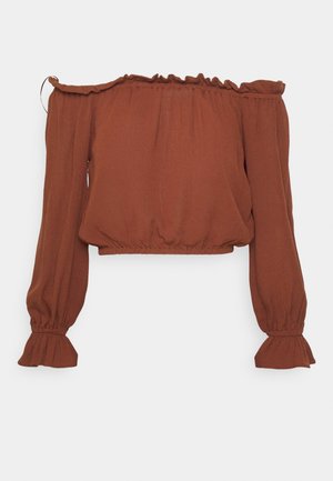 VILA Petite, VISUNNY OFF SHOULDER CROPPED - Blusa - chocolate fondant