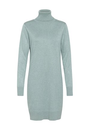 Világoszöld garbó sweater ruha puha kötött anyagból, hosszú ujjakkal és bordázott díszítéssel a mandzsettákon és az alján.