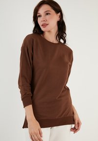 LELA CREW NECK - Melegítőfelső - brown
