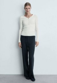 Mango Svetrík - off-white