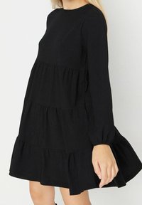 Trendyol Stickad klänning - black