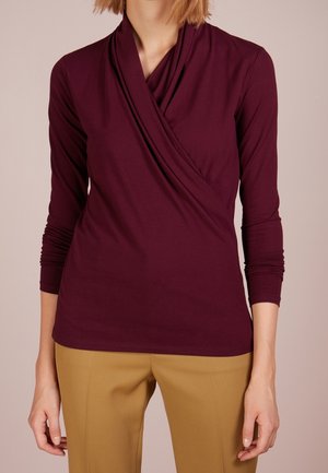 Long sleeved top - red