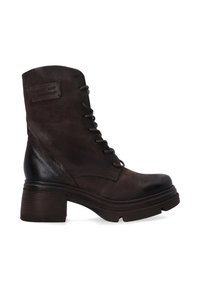 Bottines en cuir marron avec un talon épais, un design à lacets et une finition texturée sur la tige. Présentent un détail surpiqué sur le côté et un patch avec logo.