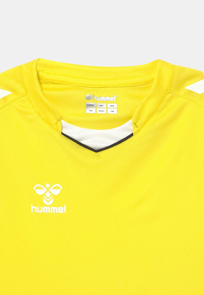 Kinder Sportbekleidung | Hummel HMLCORE XK POLY JERSEY S/S T-Shirt print blazing yellow/gelb - PM22949 Kinder Sportbekleidung | Hummel HMLCORE XK POLY JERSEY S/S T-Shirt print blazing yellow/gelb - PM22949
