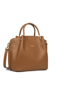 Sac à main en cuir marron avec surface texturée, deux poignées courtes et une bandoulière. Équipé de quincaillerie dorée et d'un logo sur le devant.