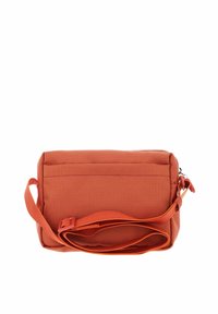 Sac d'épaule rectangulaire en tissu orange avec sangle réglable et fermeture éclair, vu de dos sur fond blanc.