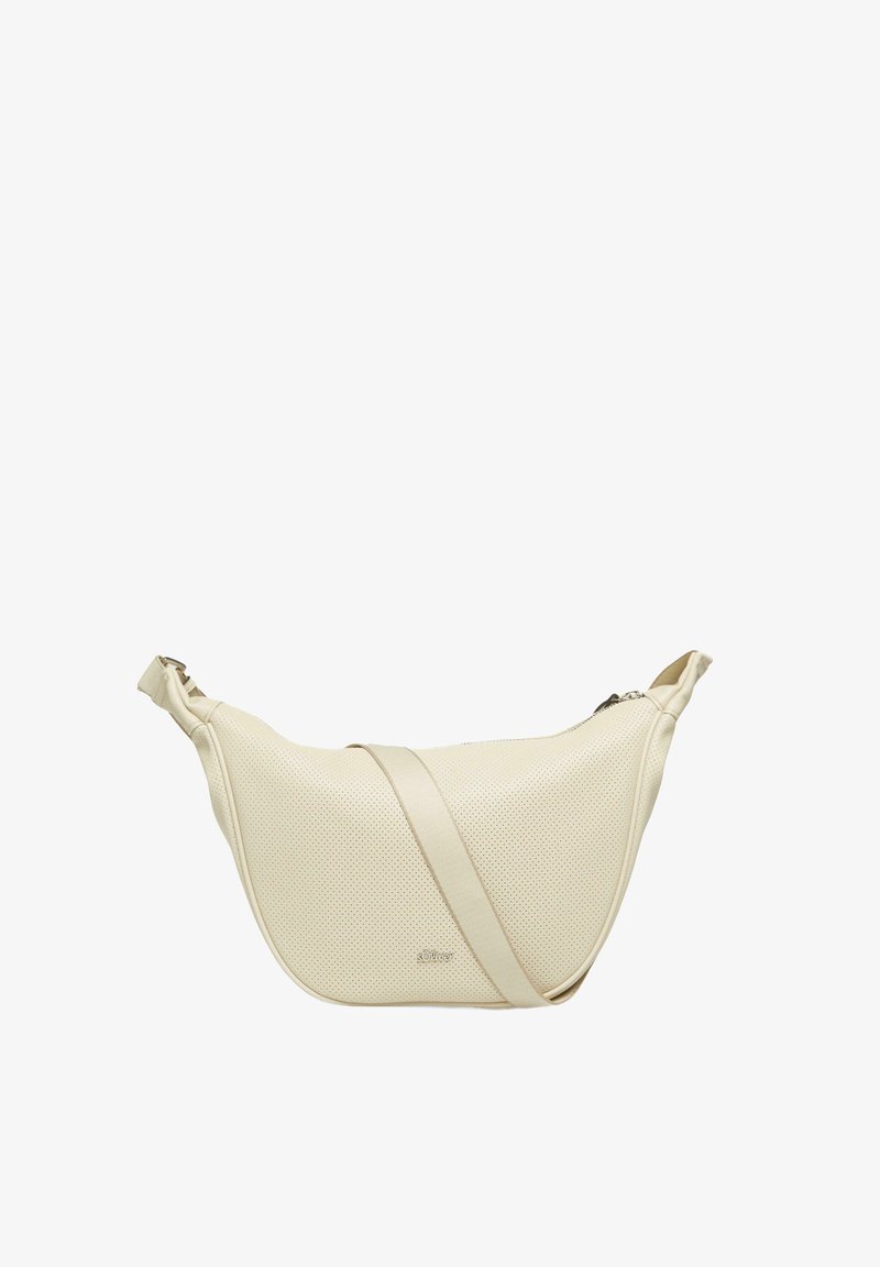 Hellbeige Schultertasche aus perforiertem Material, mit geschwungener Form, verstellbarem Tragegurt und Reißverschlussverschluss oben.