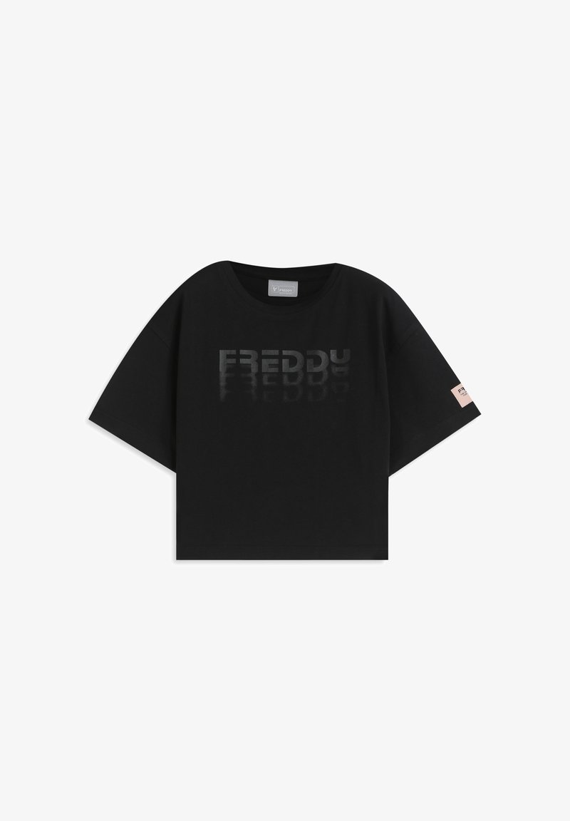 T-shirt nera in cotone con vestibilità ampia, scollatura rotonda, maniche corte e stampa grafica della parola "FREDDY" in texture riflettente.