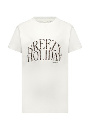 Wit T-shirt met korte mouwen en luipaardprint tekst "BREEZY HOLIDAY" met klein "Cars Jeans" logo daaronder aan de voorkant.