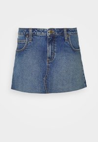 Jeans mini kjol i medelblå färg med sömnadsdetaljer, hög midja, framfickor och en något utställd form. Knäppning med metallknapp.
