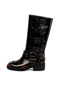 Neselectat, marrón jaspeado