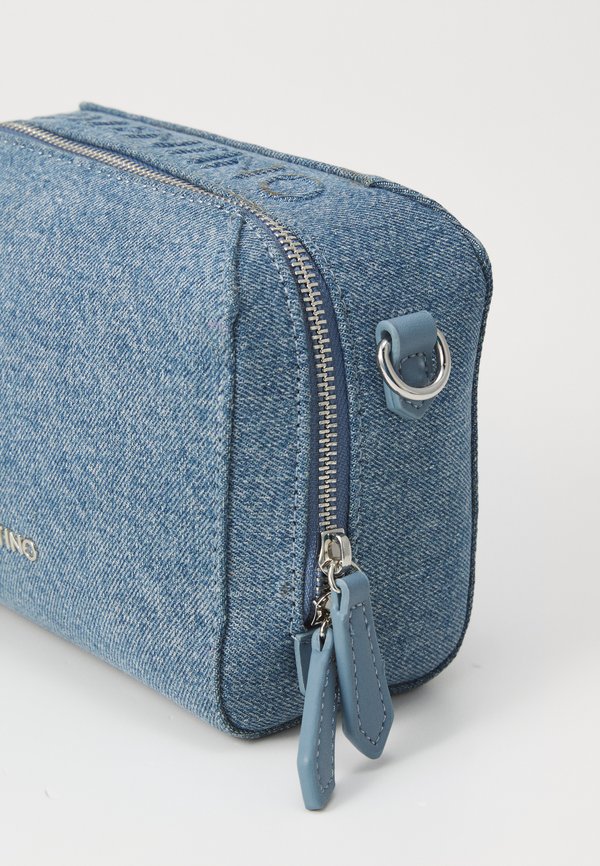 PATTIE  - Cross body bag - denim4