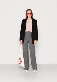 JDY JDYCAPOTE 3/4  - Blusa - wood rose