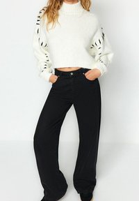 Trendyol Strickpullover - off-white