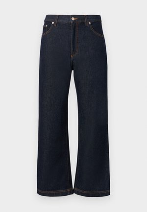 Jeans de mezclilla de lavado oscuro con corte de pierna ancha, que presentan costuras naranjas y un cierre frontal con botón. Sin desgaste ni patrones visibles.