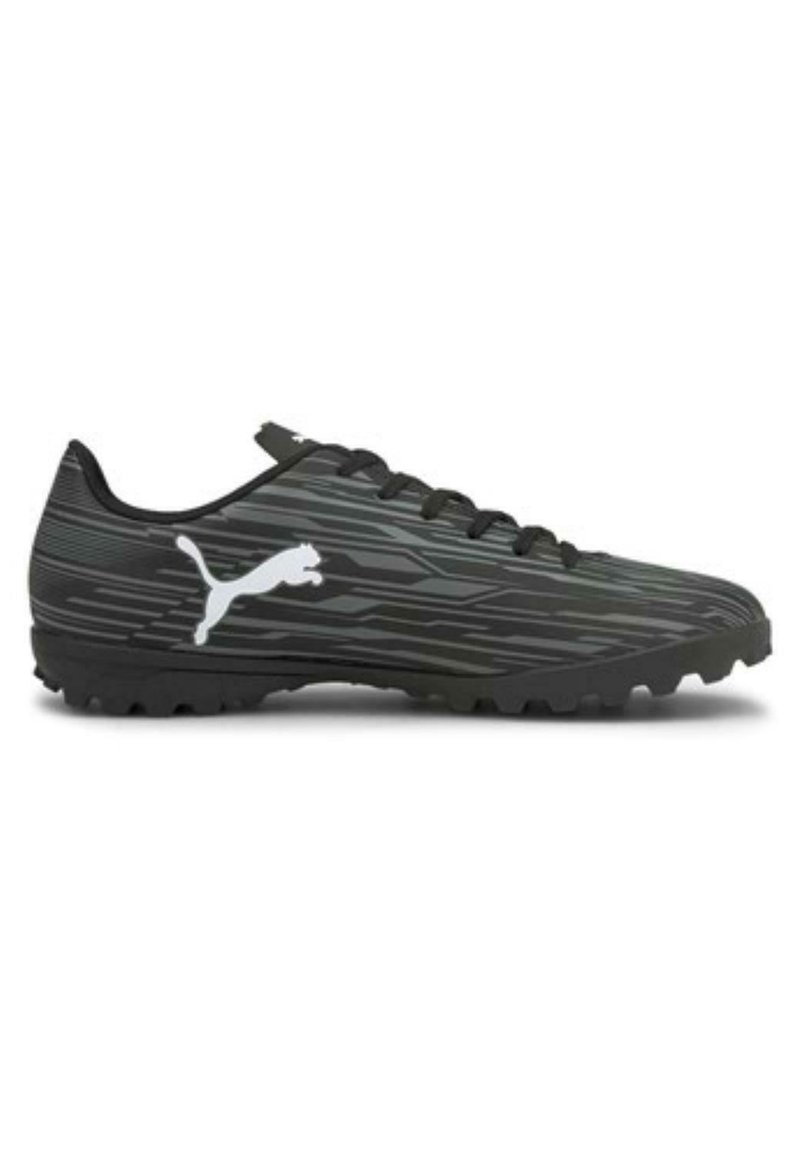 Scarpe da calcio nere e grigie con finitura testurizzata, dotate di un logo bianco. Design elegante con allacciatura frontale e suola in gomma sagomata.