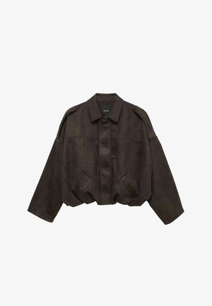 Veste bomber en daim brun foncé avec manches larges, poches avant et col classique sur fond blanc.