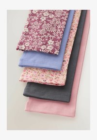 Geselecteerd, pink and navy floral