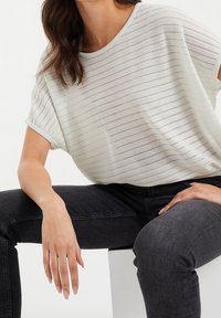 WE Fashion Triko s potiskem - white