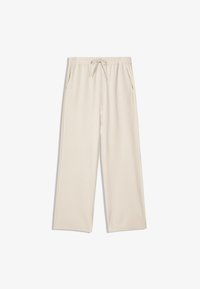 Kijelölve, beige