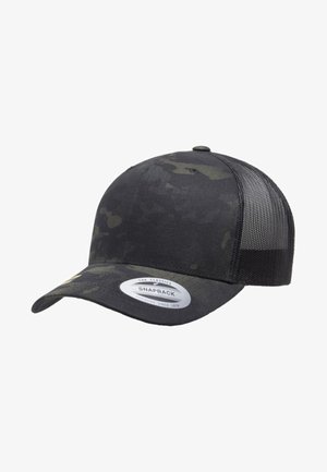 Svart camo snapback caps med en solid stofffront og mesh bak. Har en flat skygge og en sirkulær merkeetikett på frontpanelet.