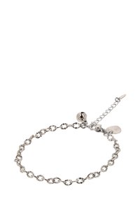 Srebrna bransoletka łańcuszkowa z owalnymi ogniwami, zdobiona dekoracyjnym dzwoneczkiem i małym uchem, regulowana długość z zapięciem typu lobster.