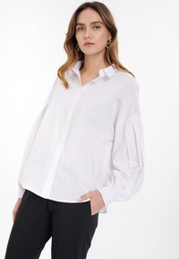 Košilová halenka  - white
