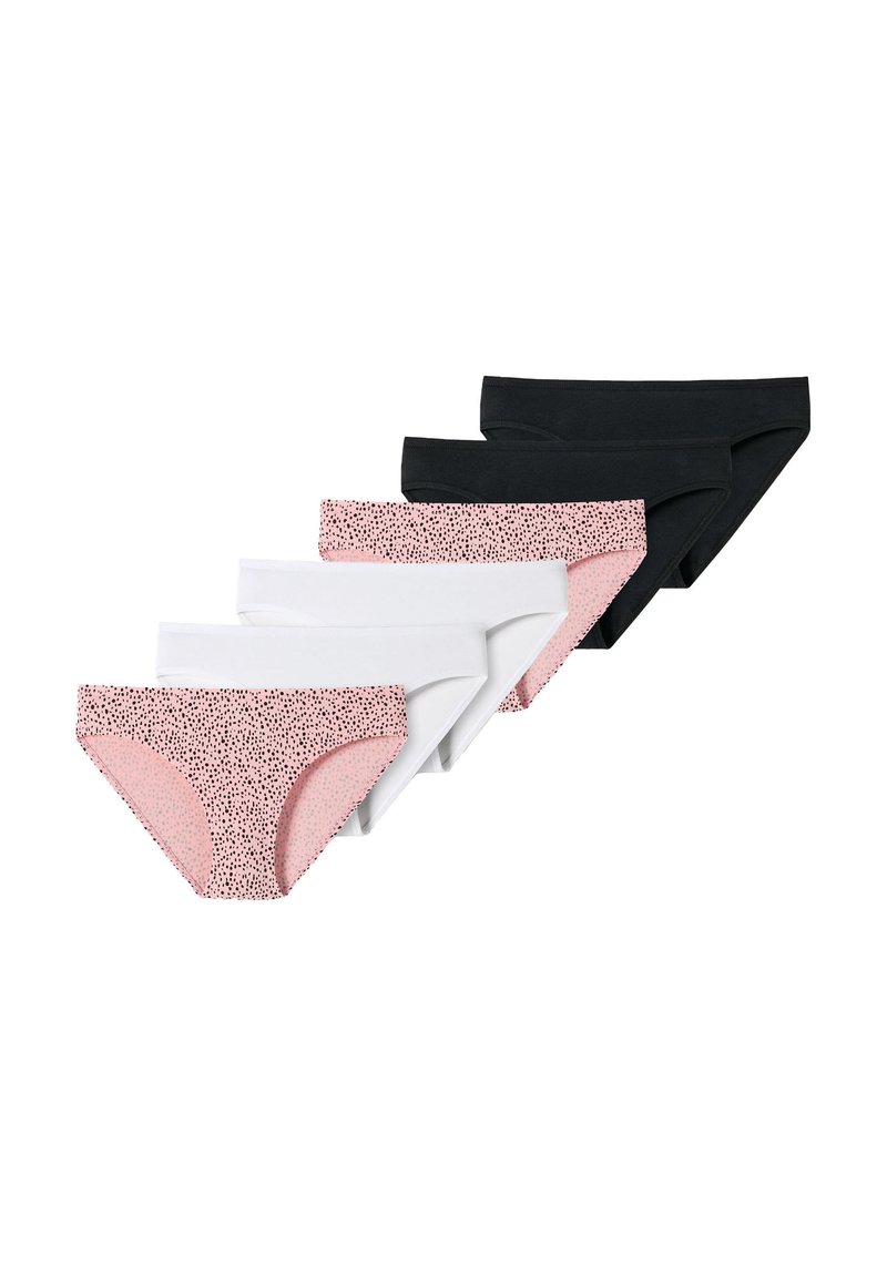 Sechs Paare Damenunterwäsche: ein pinkfarbenes mit einem schwarzen Punktmuster, zwei weiße und drei schwarze. Alle haben ein Standard-Briefdesign.